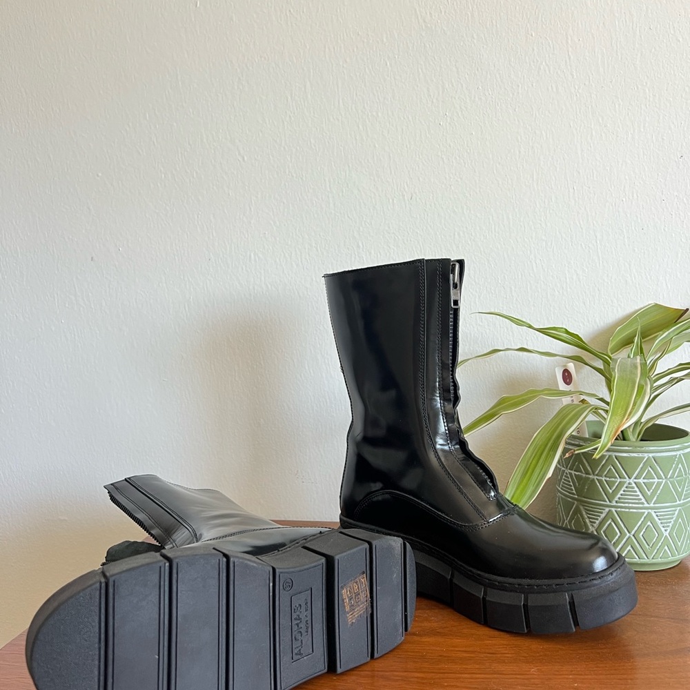 ALOHAS Black “Peak” Zip Front Women's Boots - Picture 2 of 4